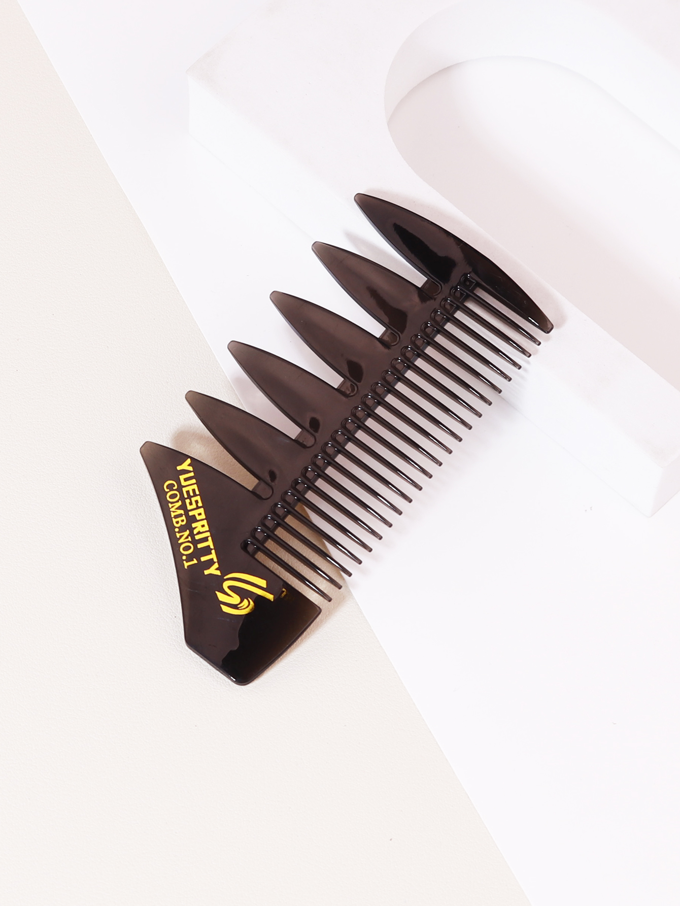 Detangling Wide Comb - 1pc wide and fine toothed anti-static